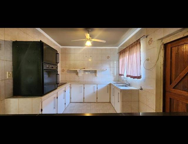 3 BEDROOM HOUSE FOR SALE IN SAICCOR